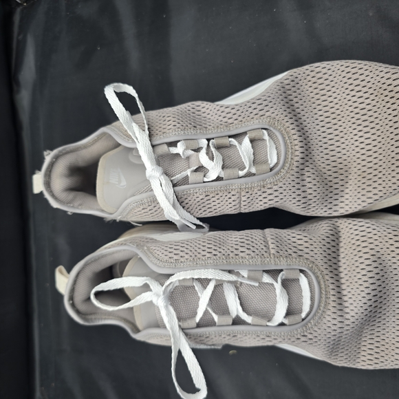 Nike Gray and White Mesh Sneakers - Picture 3 of 7